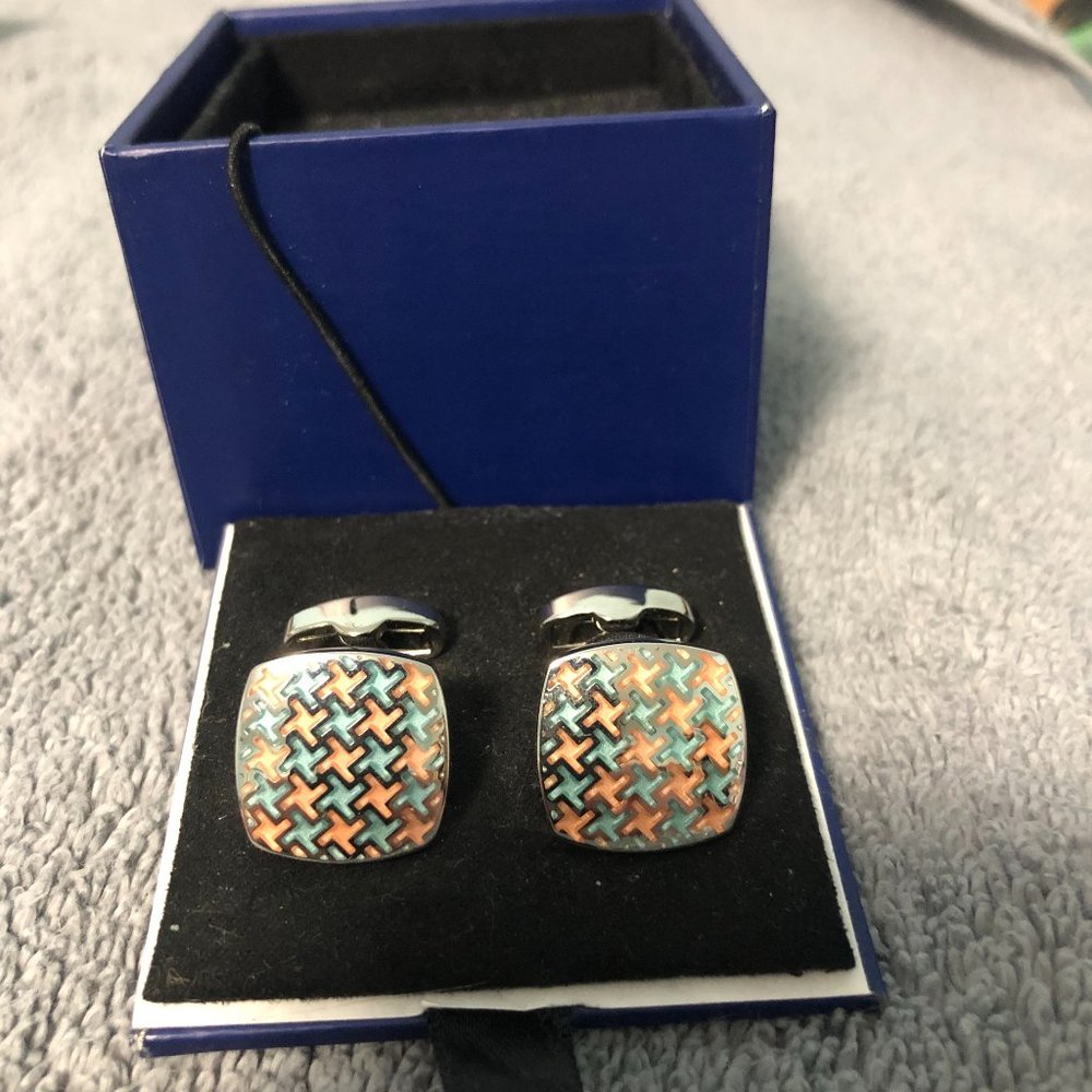 Cuff links
